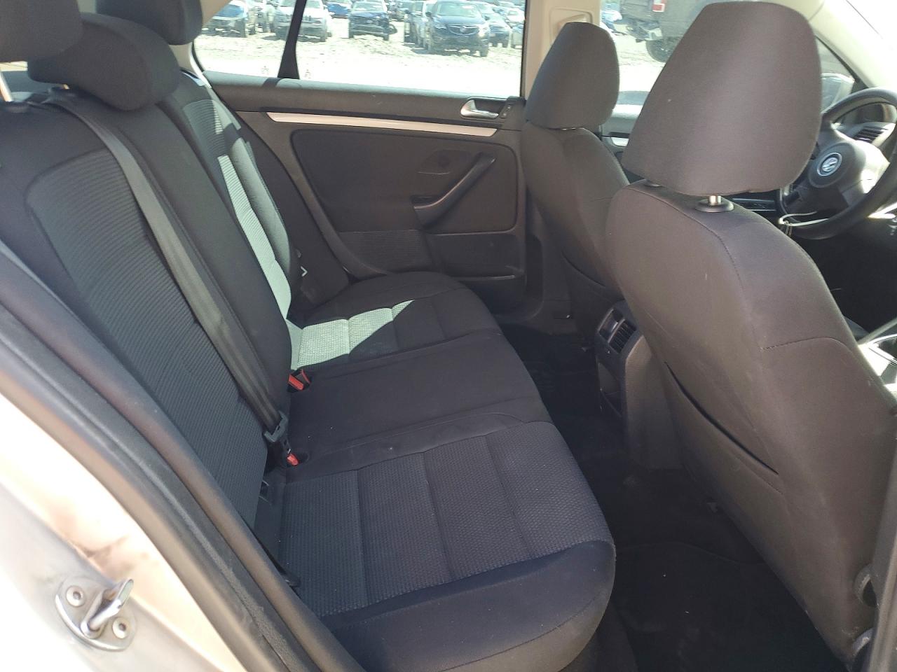 Volkswagen Jetta S