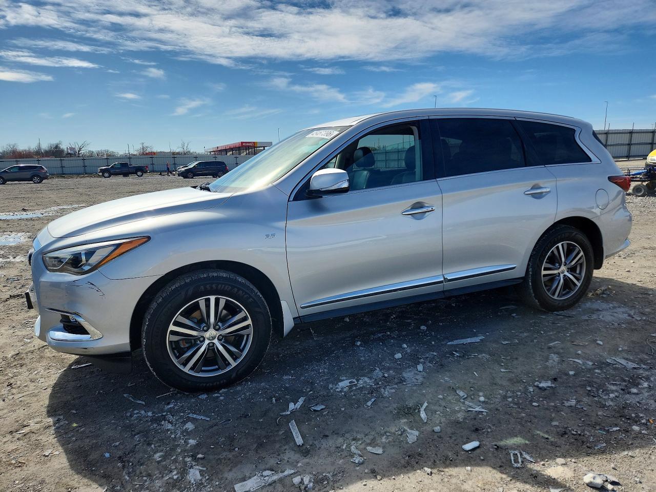 Salvage INFINITI Qx Image