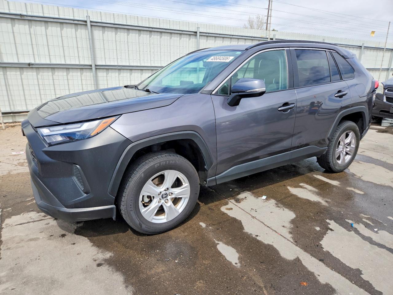 Salvage Toyota RAV4 Image