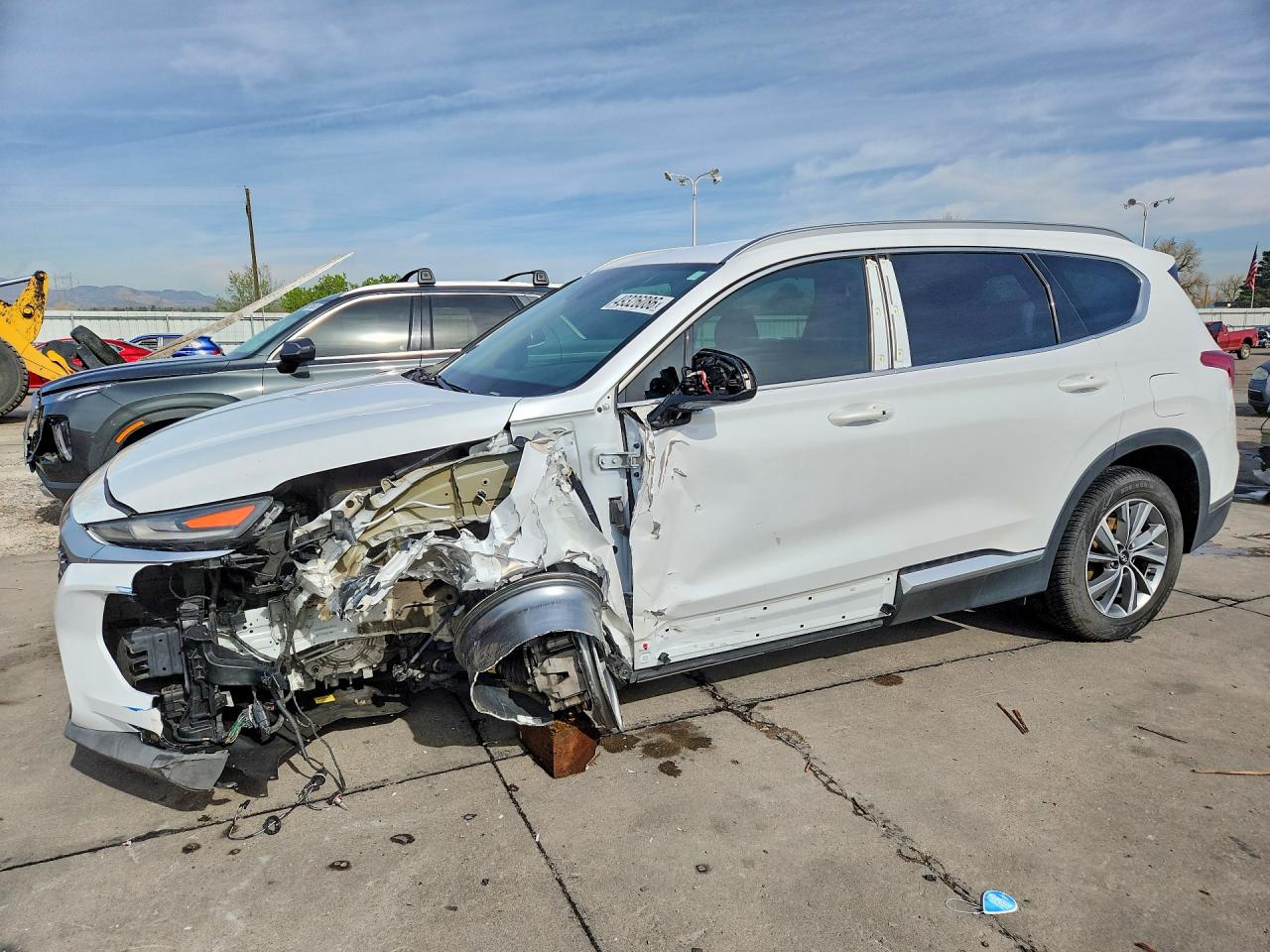 Salvage Hyundai SANTA FE Image