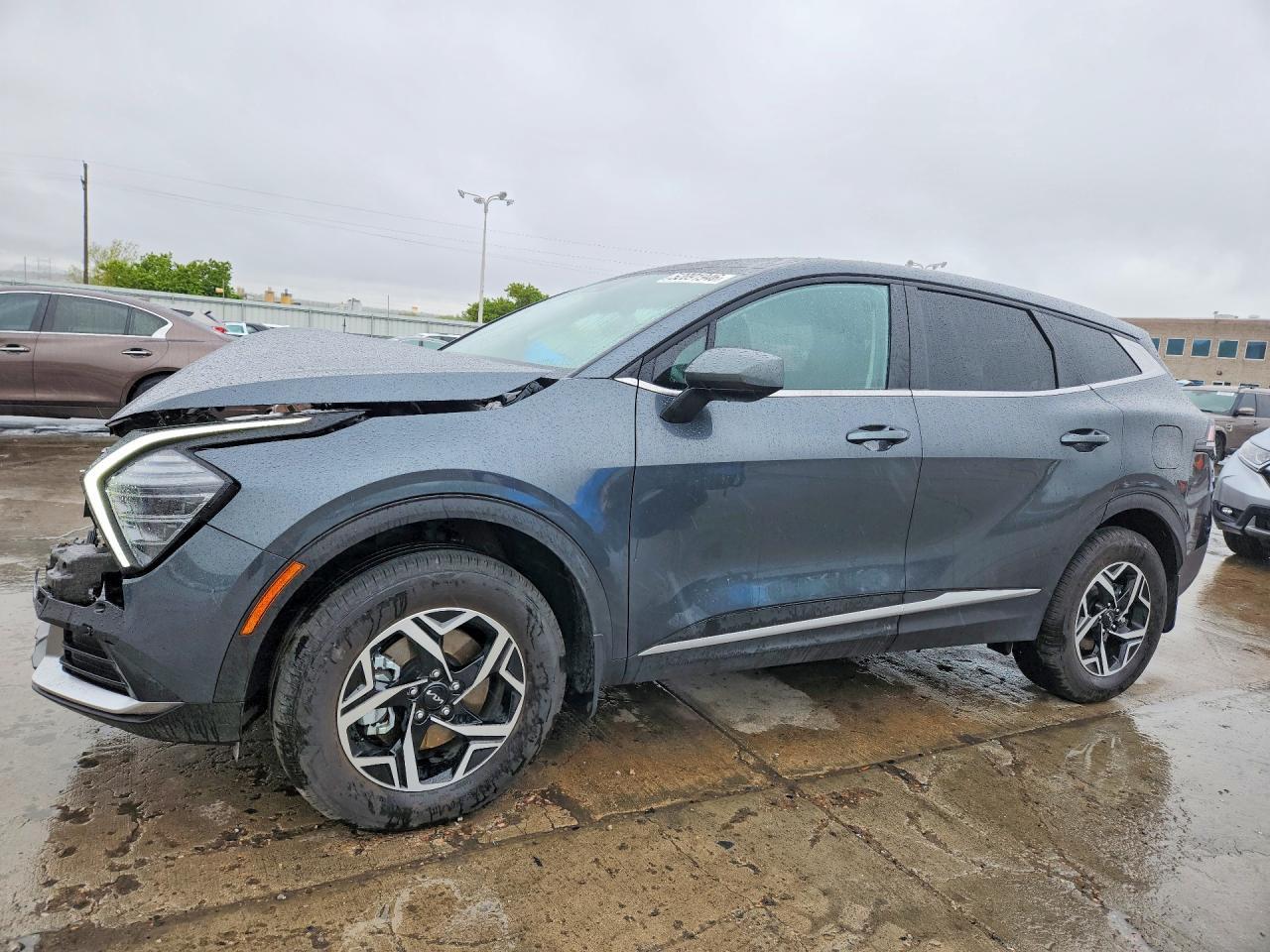 Salvage Kia Sportage Image