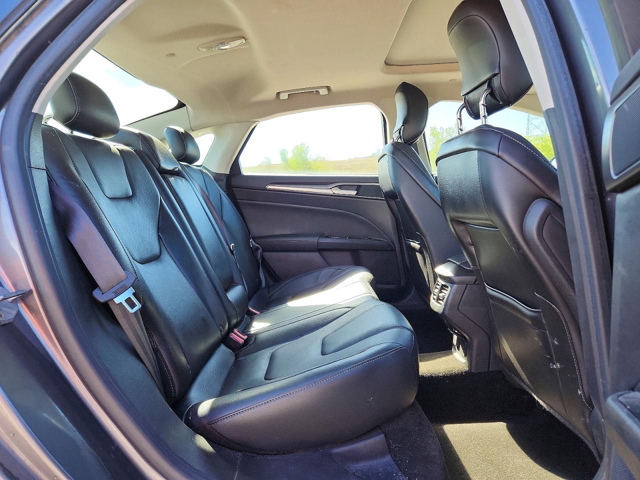 Ford Fusion Titanium Hev