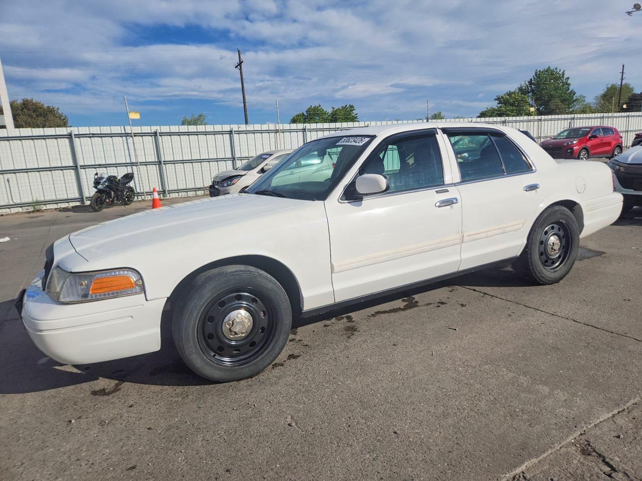Salvage Ford Crown Vic Image