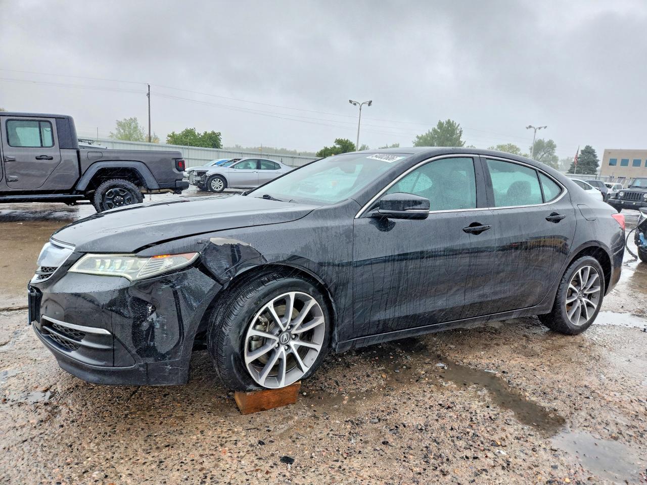Salvage Acura TLX Image