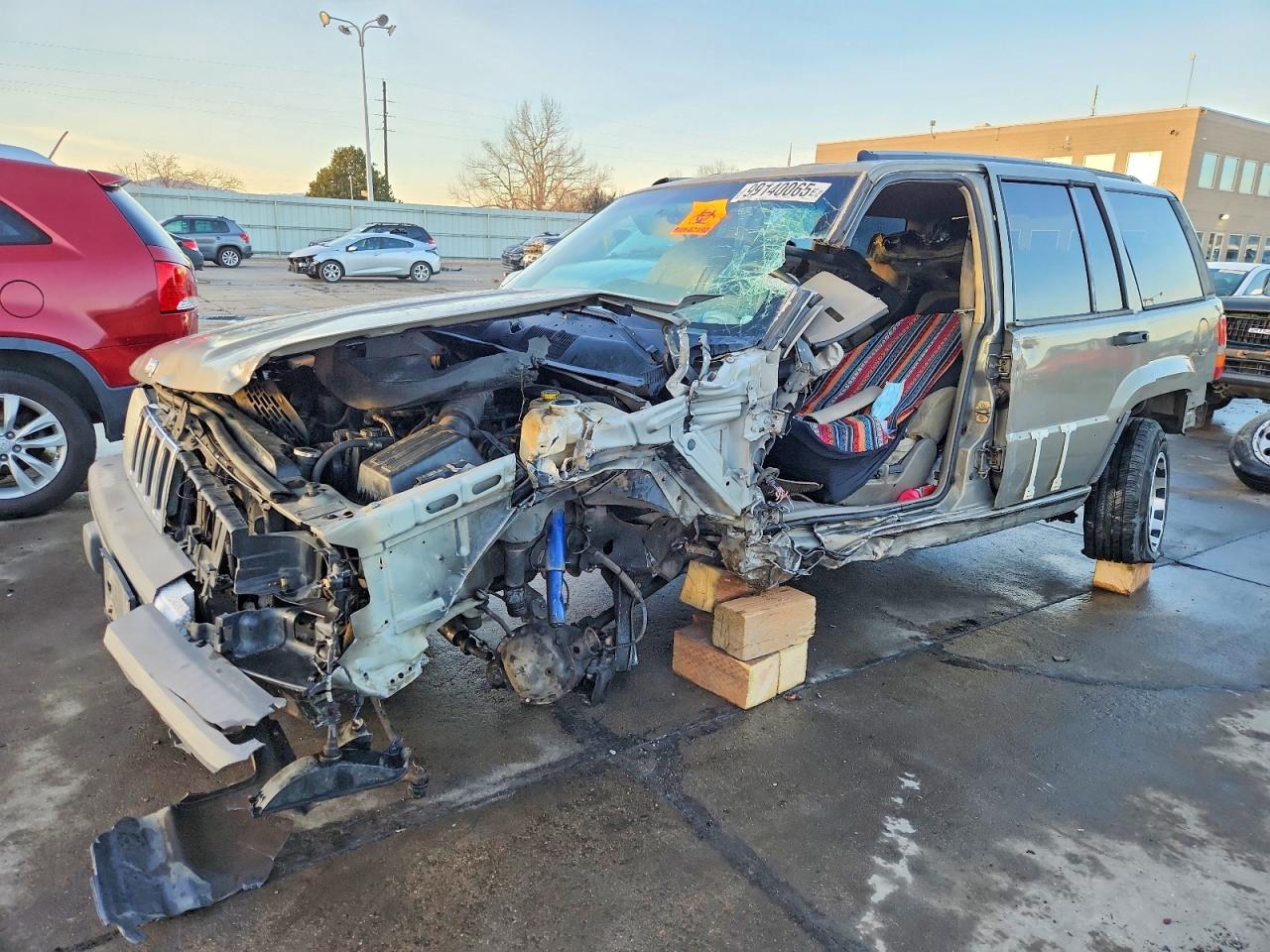 Salvage Jeep Grand Cherokee Image