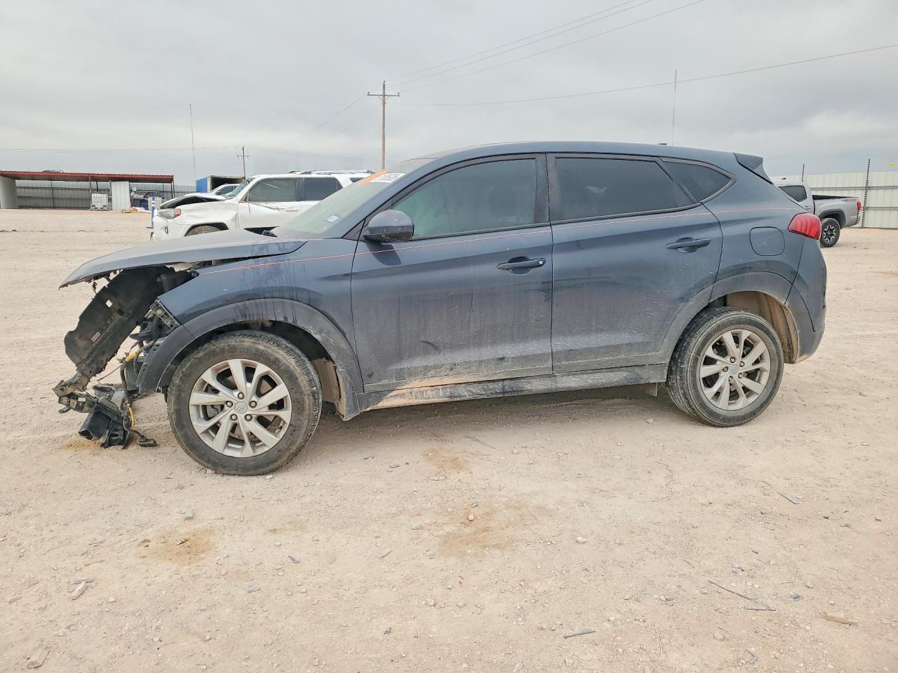 Salvage Hyundai TUCSON Image
