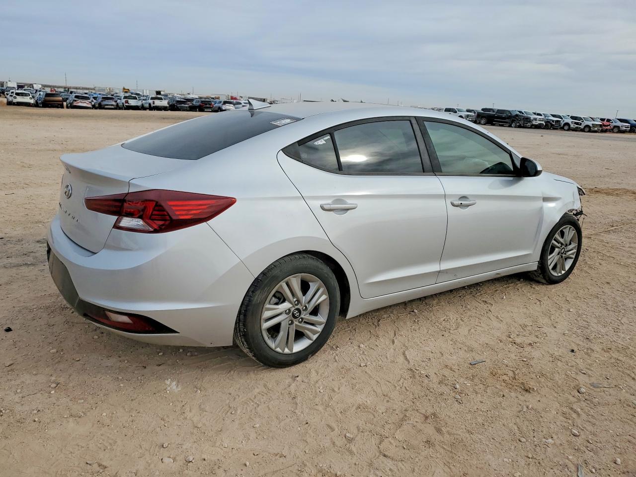 Hyundai ELANTRA Value Edition