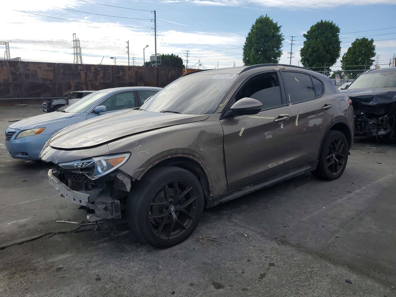 Salvage Alfa Romeo Stelvio Image