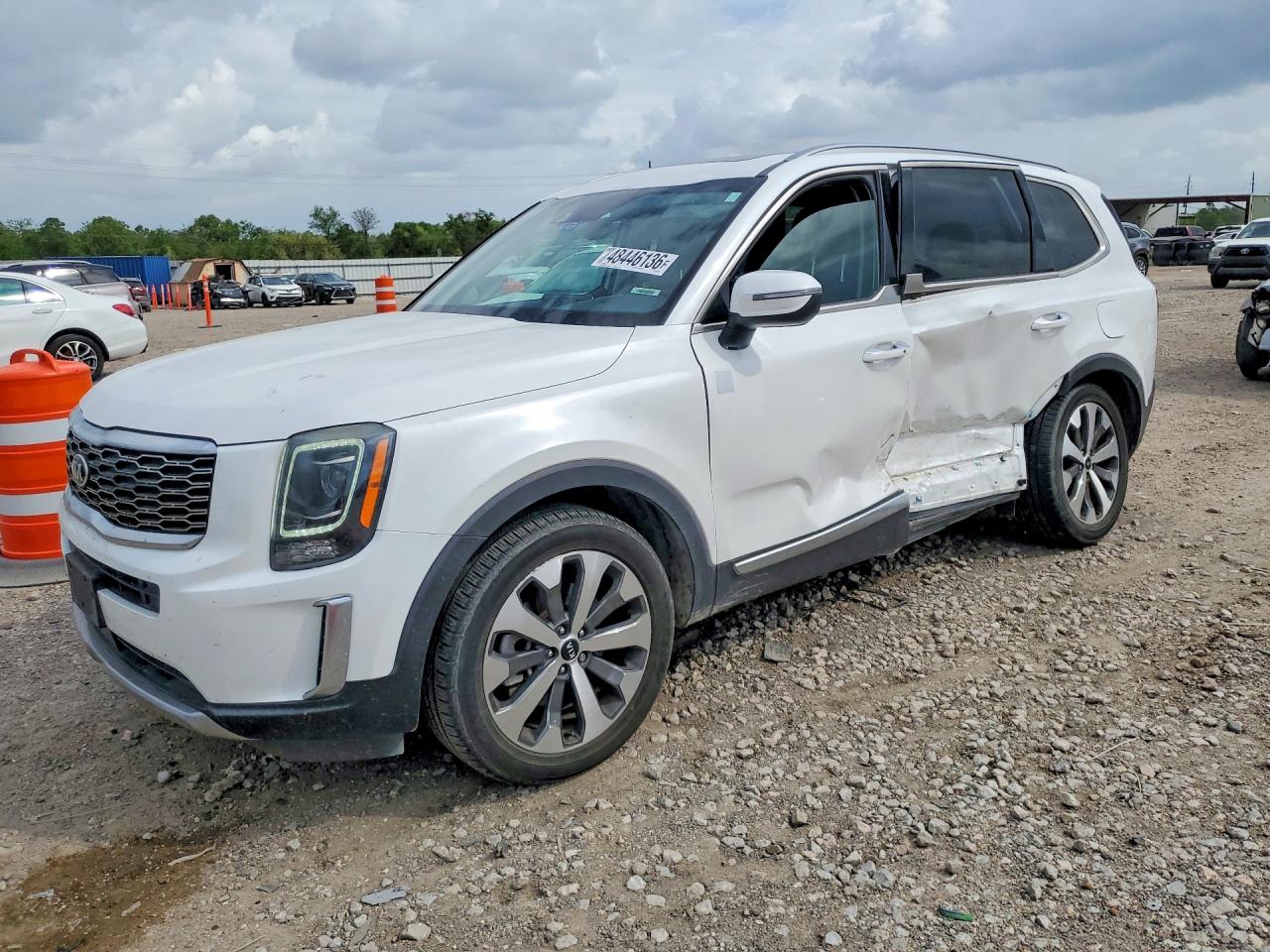 Salvage Kia Telluride Image