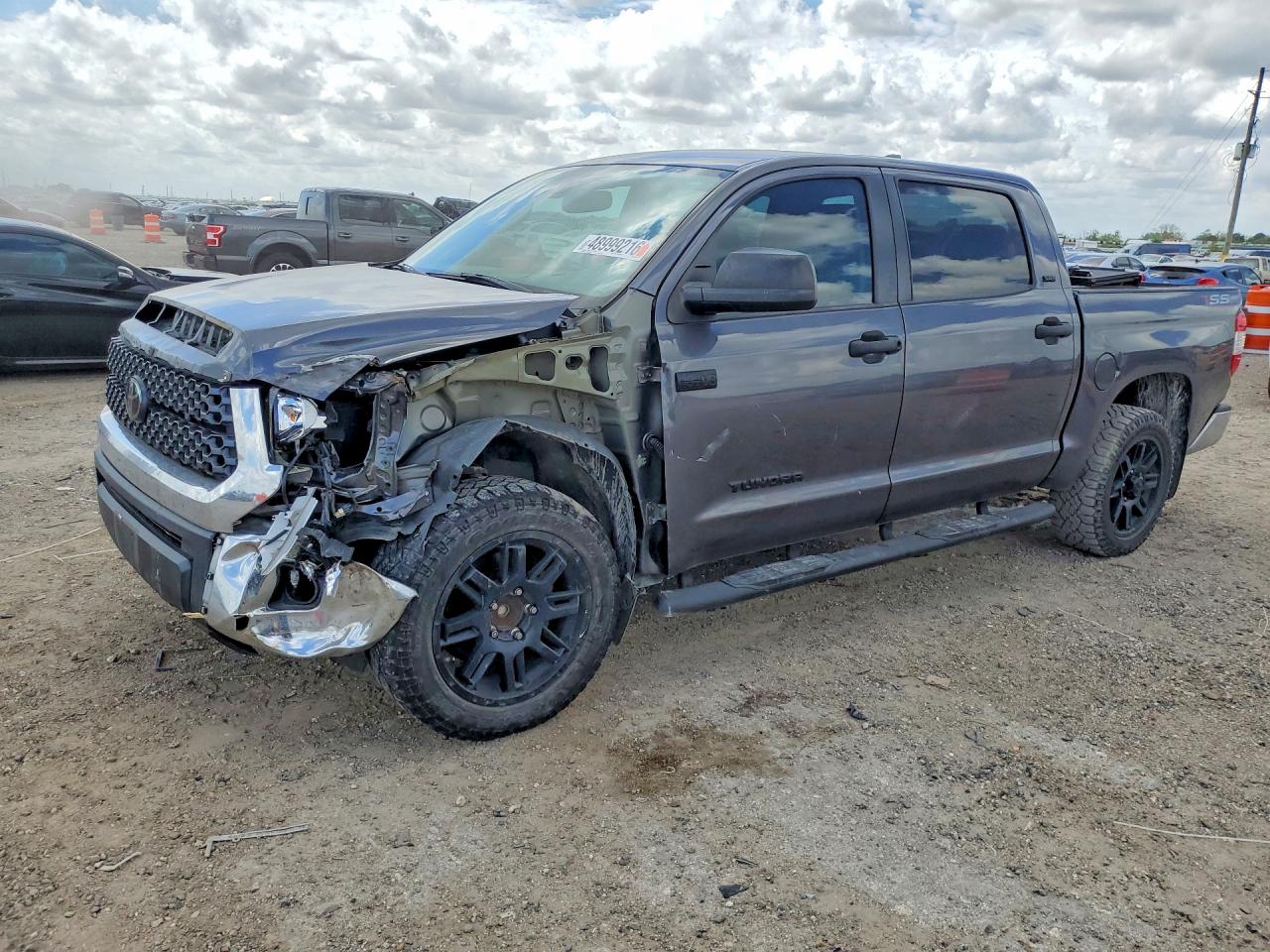 Salvage Toyota Tundra Image