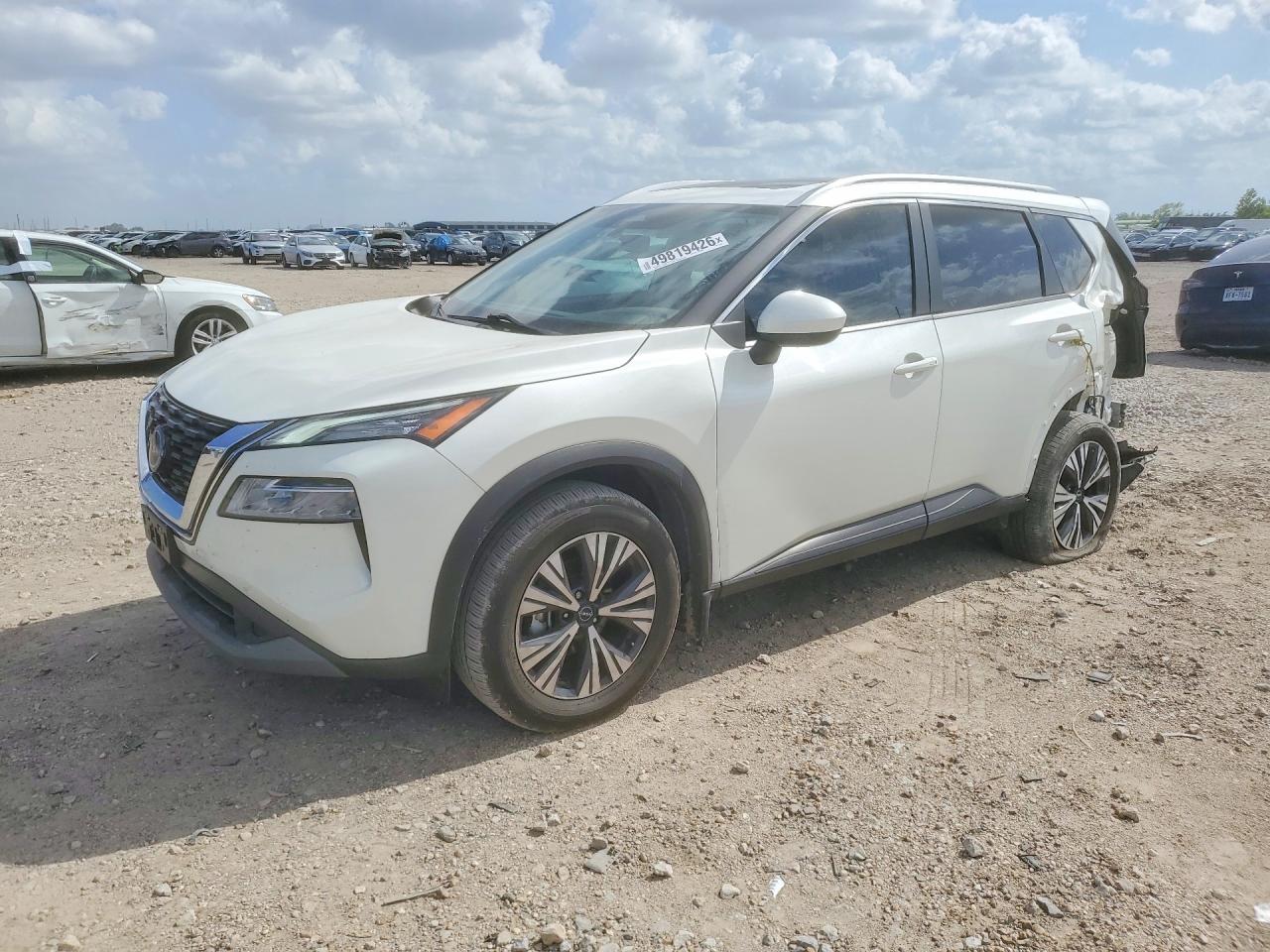 Salvage Nissan Rogue Image