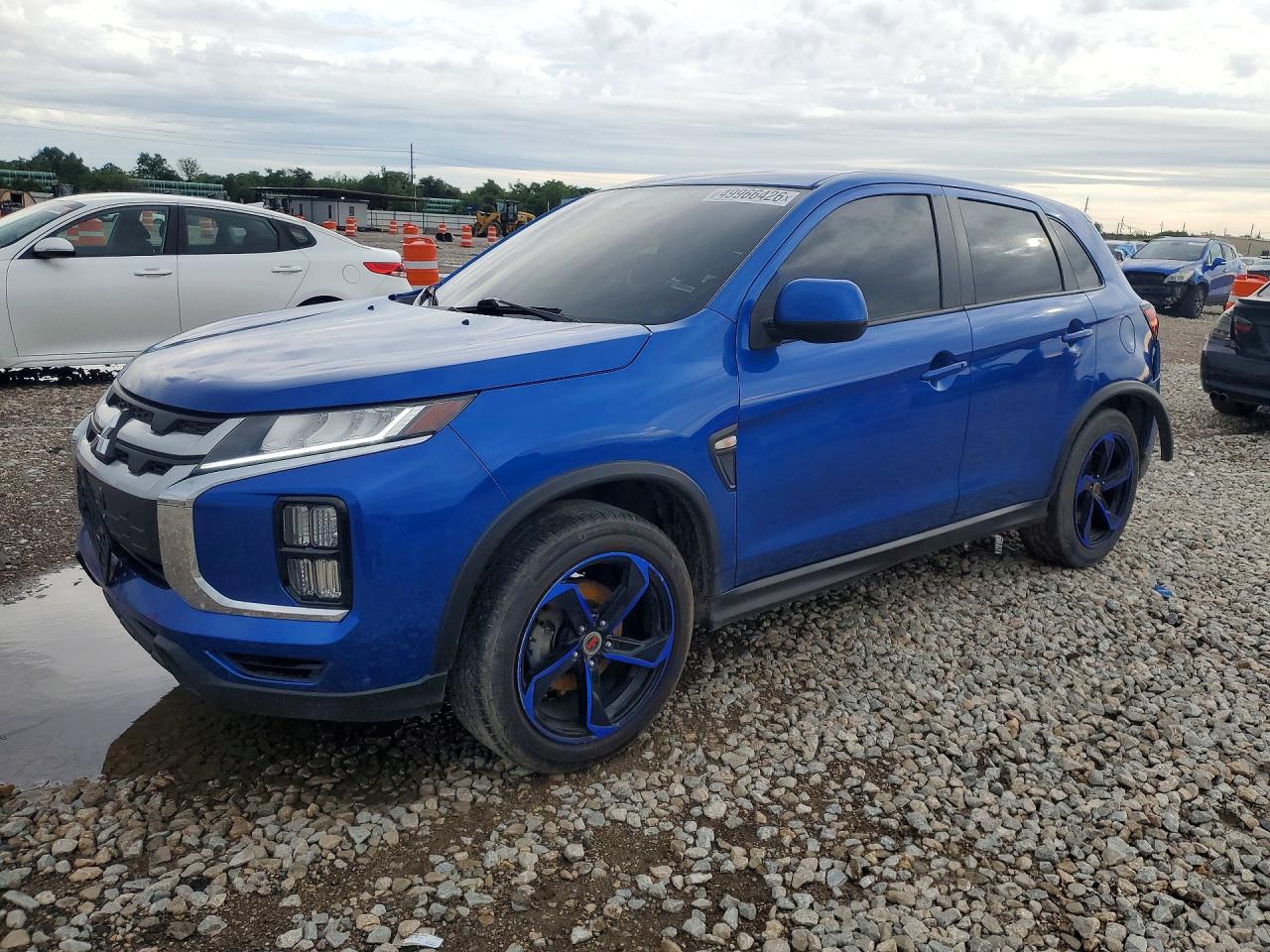 Salvage Mitsubishi Outlander Image