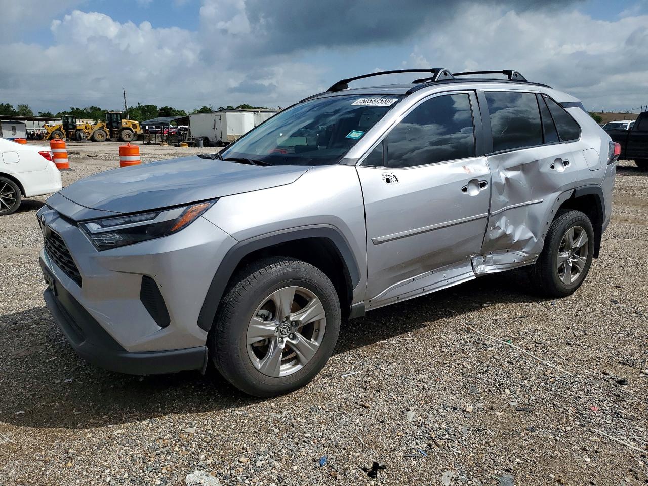 Salvage Toyota RAV4 Image