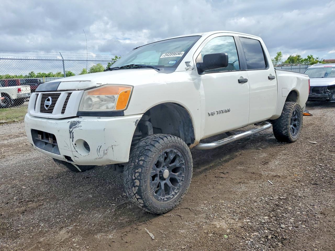 Salvage Nissan Titan Image