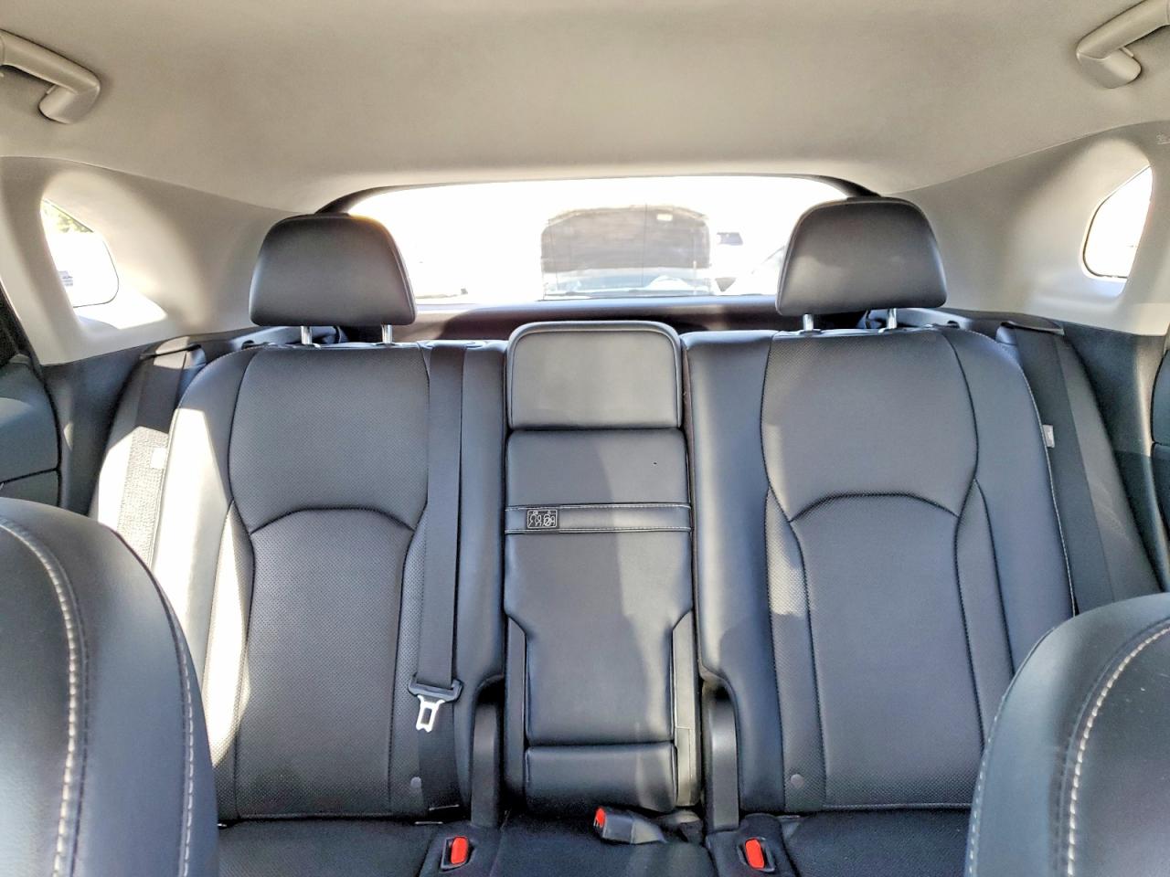 Lexus RX Base