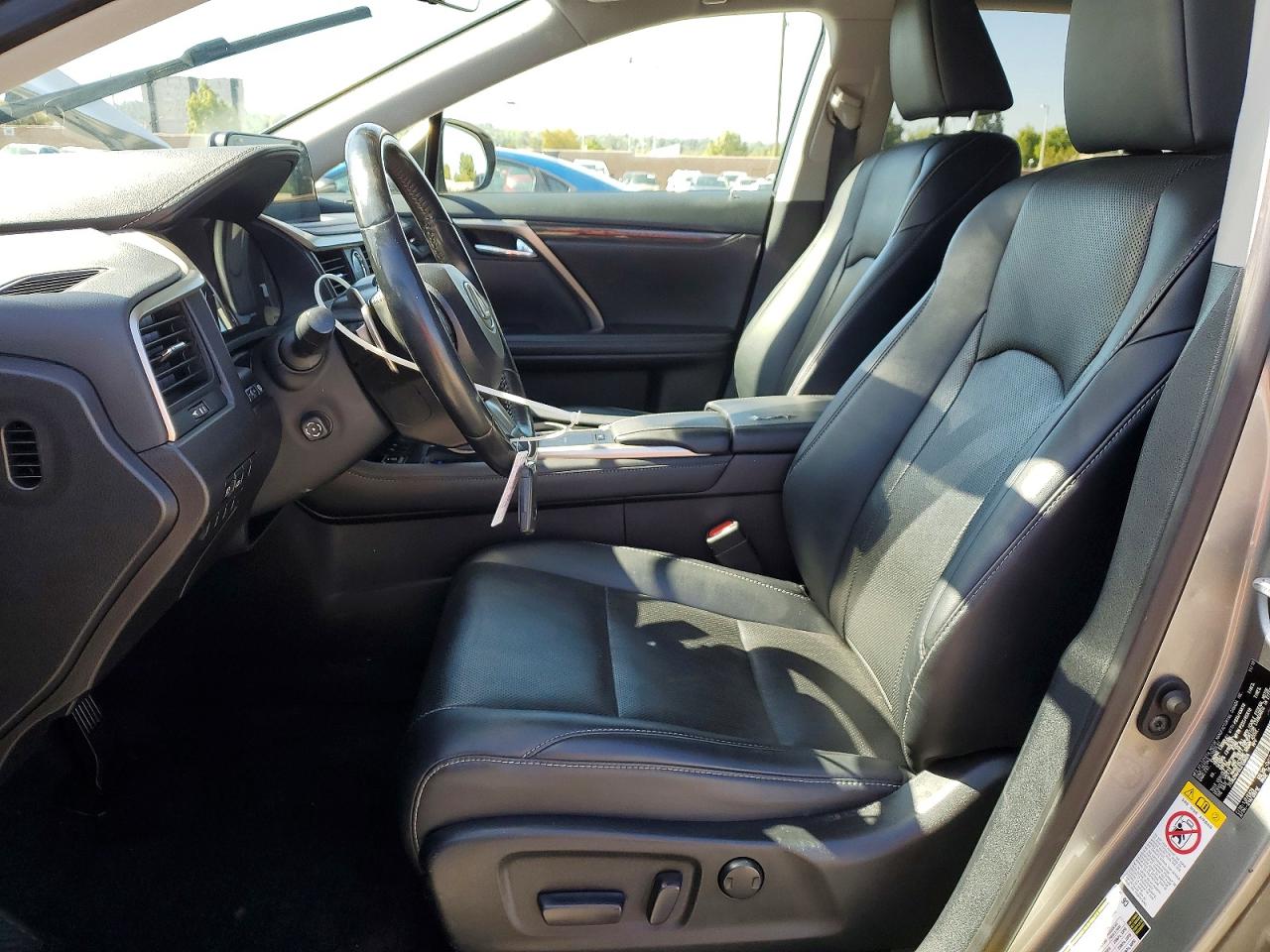 Lexus RX Base