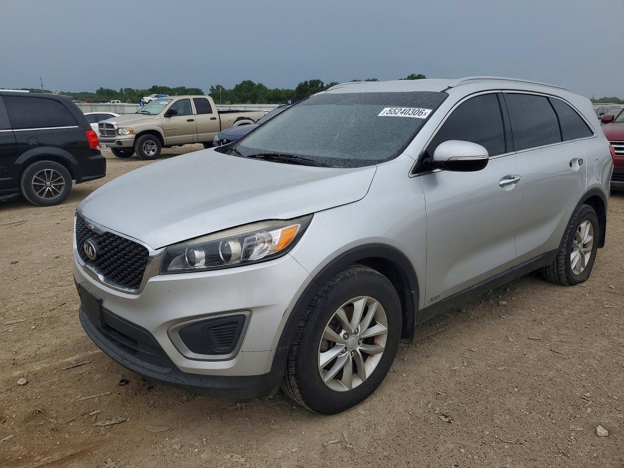 Salvage Kia Sorento Image