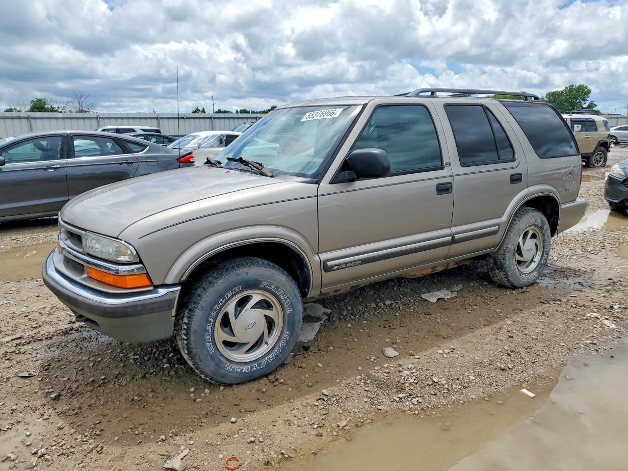 Salvage Chevrolet Blazer Image