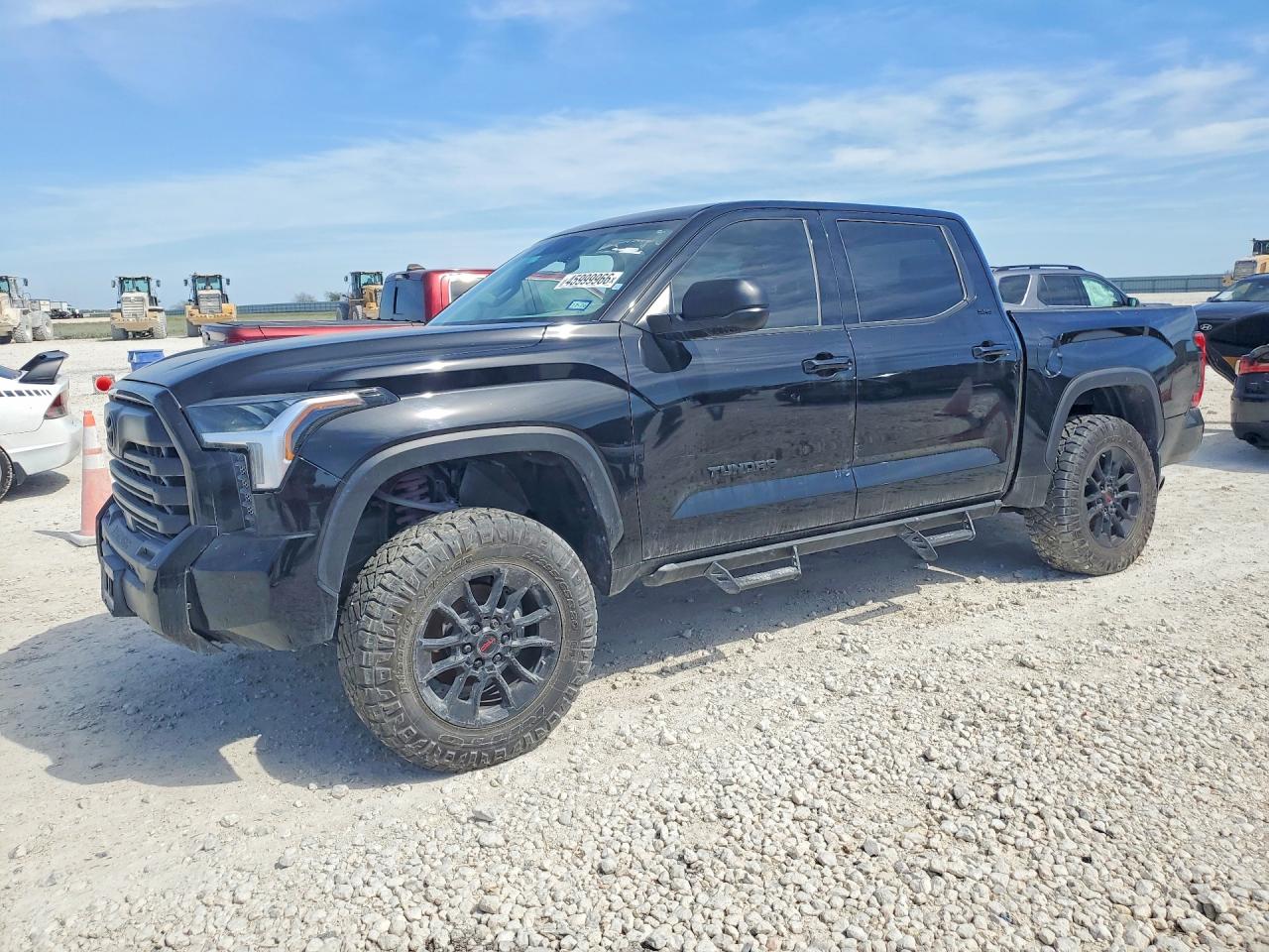 Salvage Toyota Tundra Image