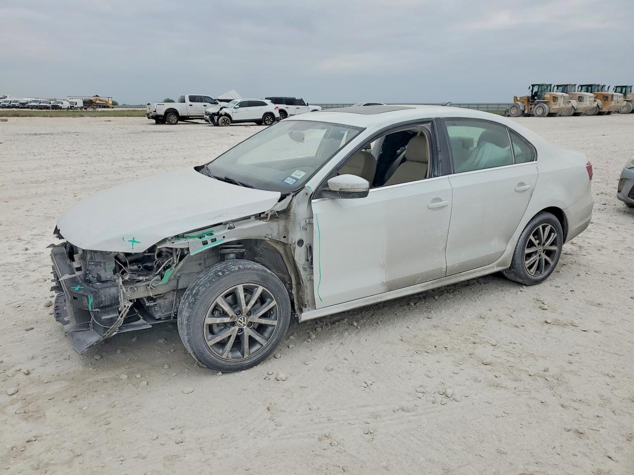 Salvage Volkswagen Jetta Image