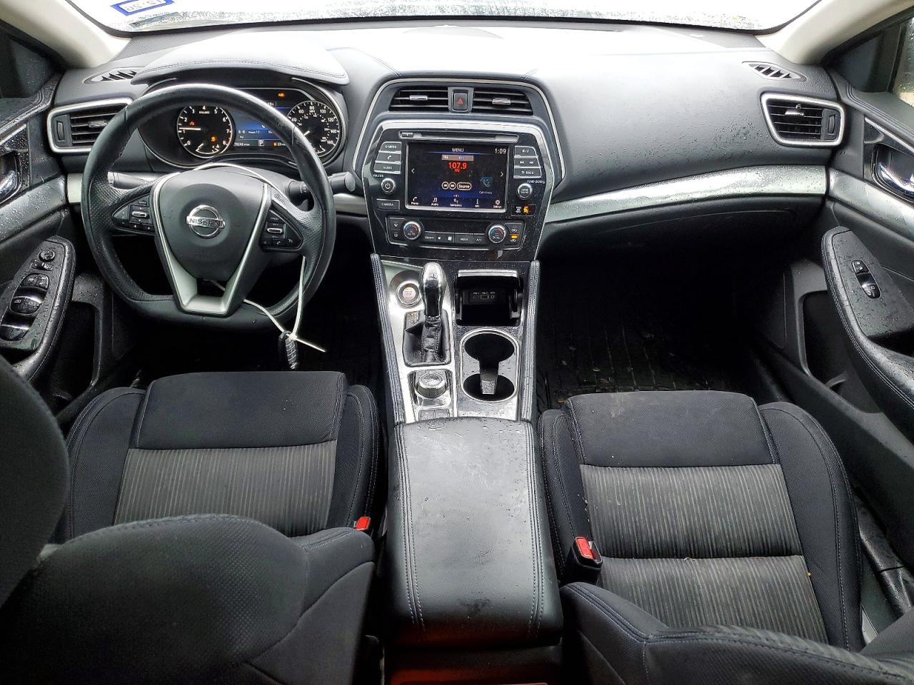 Nissan Maxima