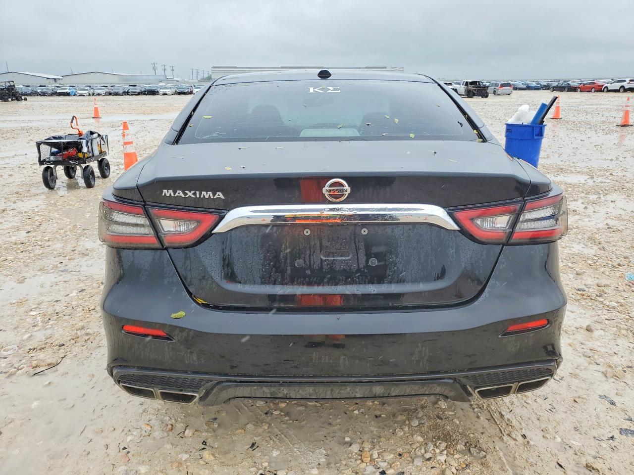 Nissan Maxima