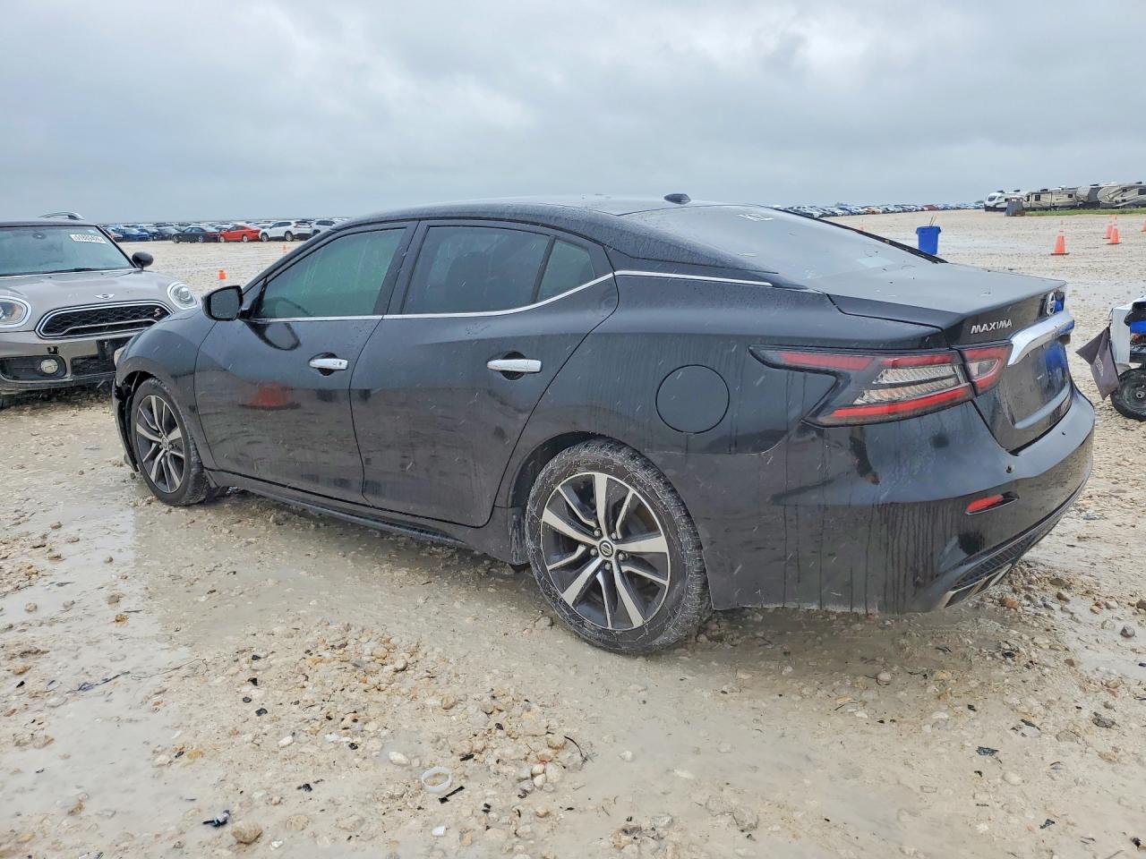 Nissan Maxima