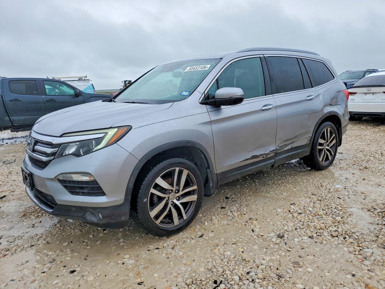 Salvage Honda Pilot Image