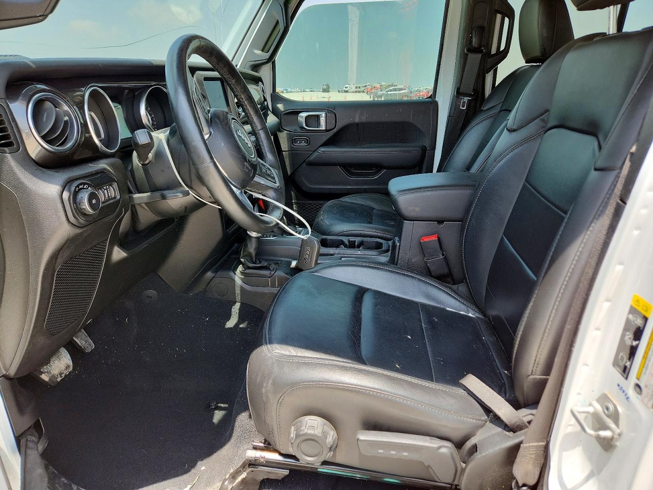 Jeep Wrangler Sahara