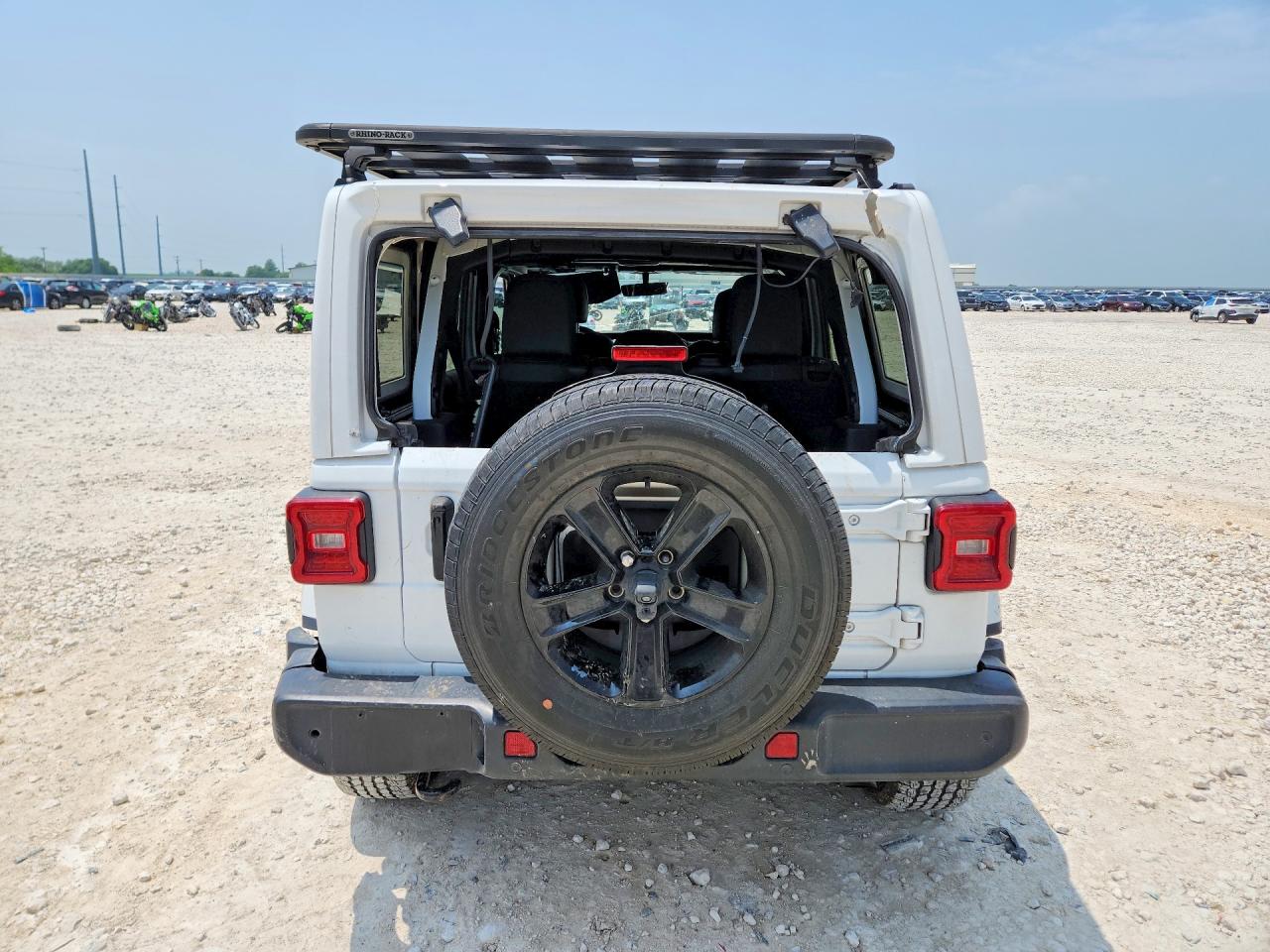 Jeep Wrangler Sahara