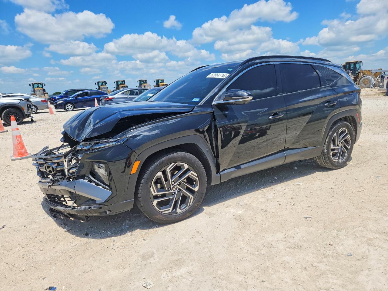 Salvage Hyundai TUCSON Image