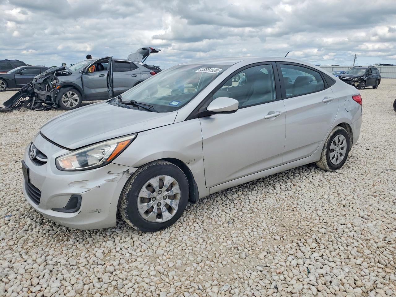 Salvage Hyundai ACCENT Image