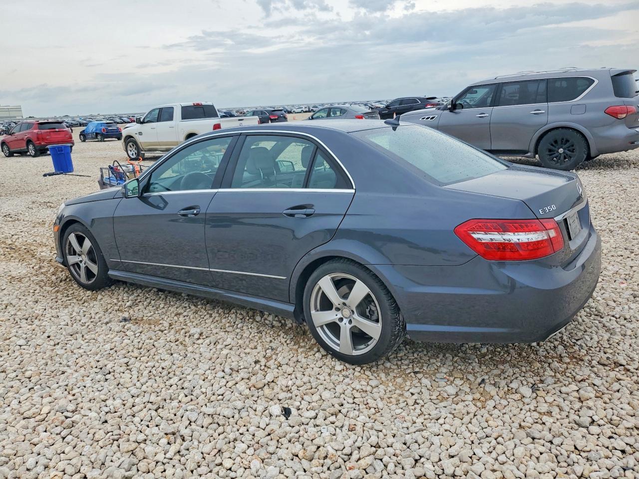 Mercedes-Benz E-Class 350