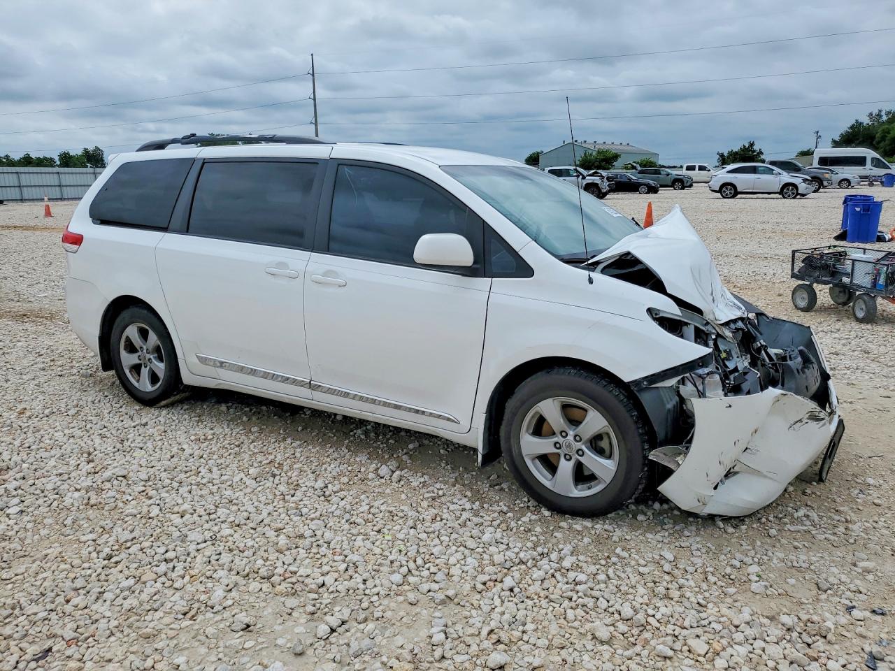 Toyota Sienna Le