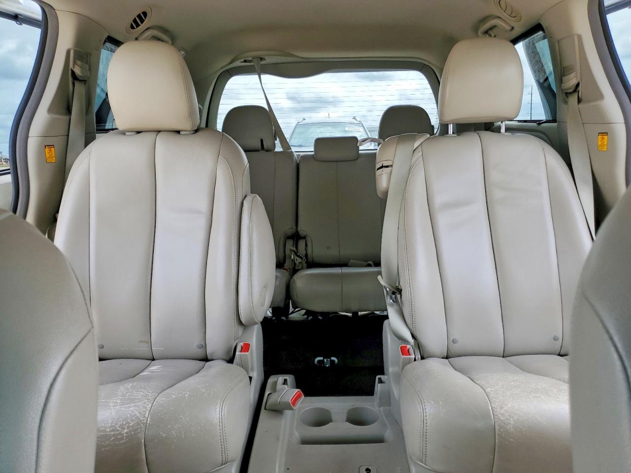 Toyota Sienna Le