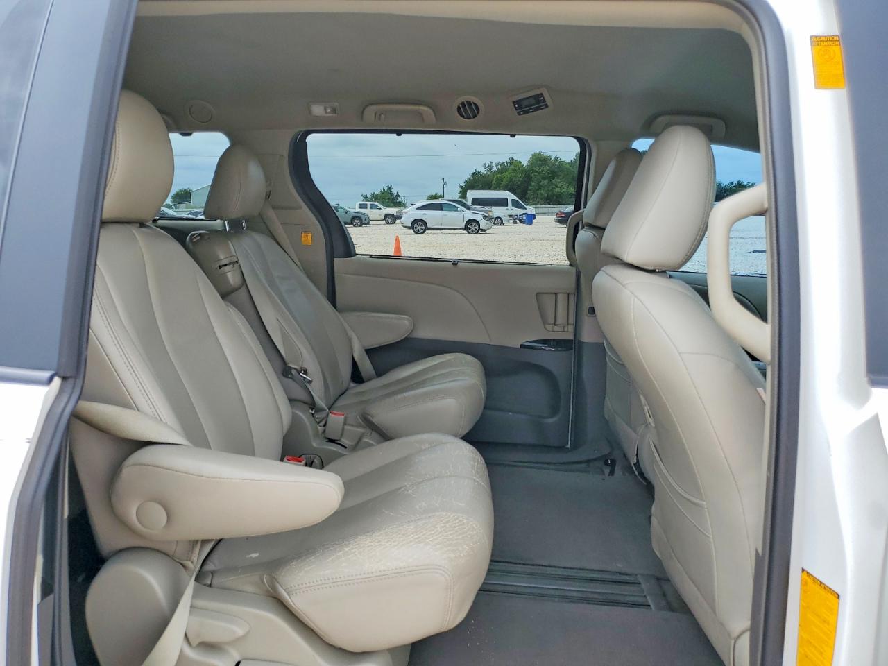 Toyota Sienna Le