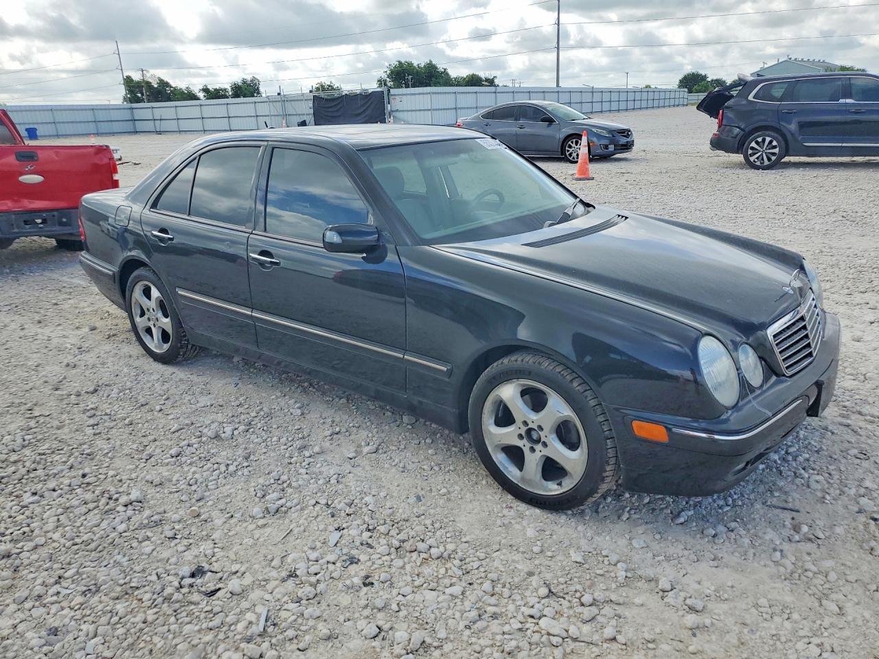 Mercedes-Benz E-Class 320