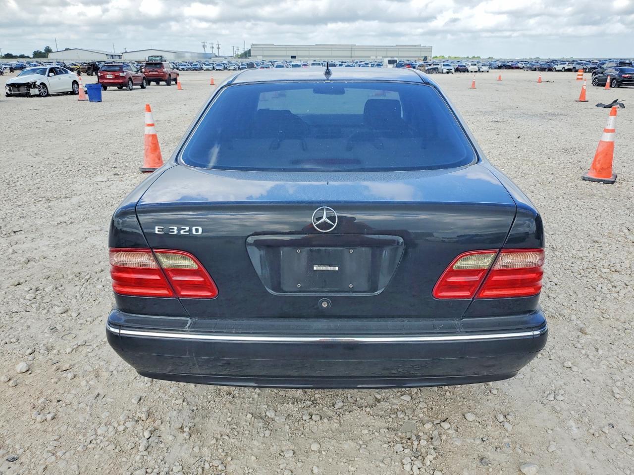 Mercedes-Benz E-Class 320