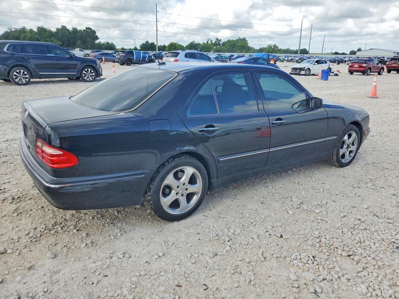 Mercedes-Benz E-Class 320