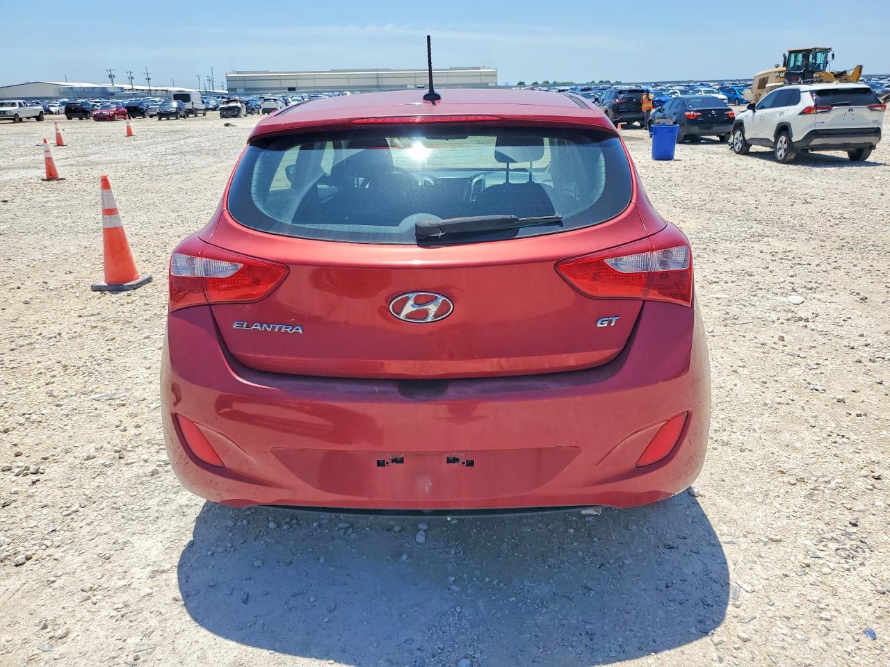 Hyundai ELANTRA Base