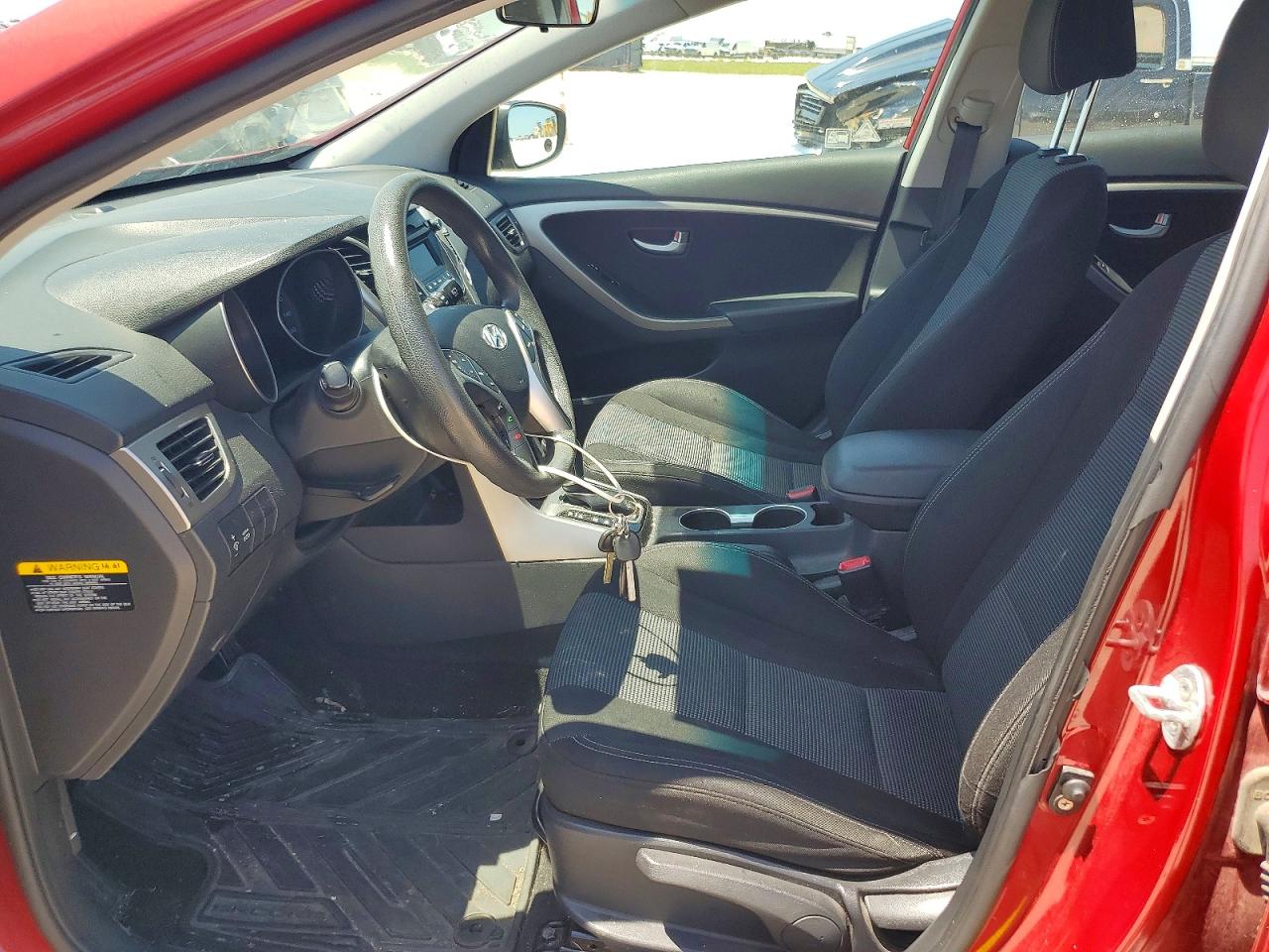 Hyundai ELANTRA Base