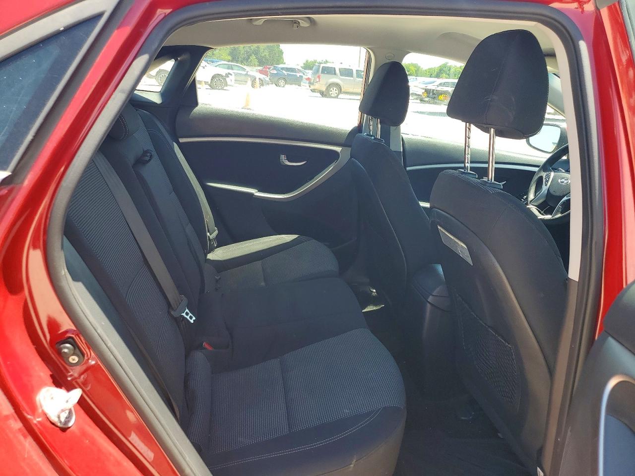 Hyundai ELANTRA Base