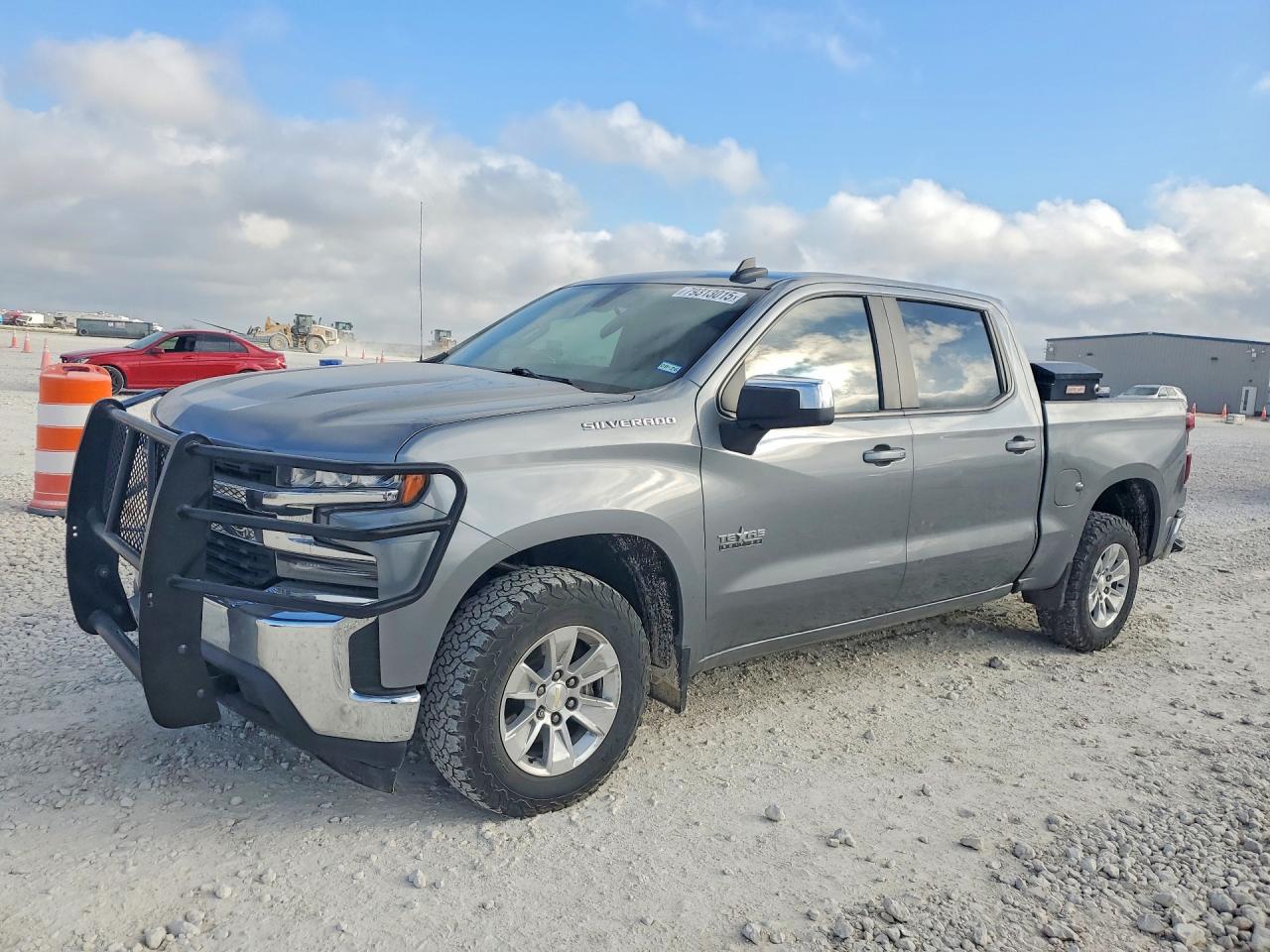 Salvage Chevrolet Silverado Image