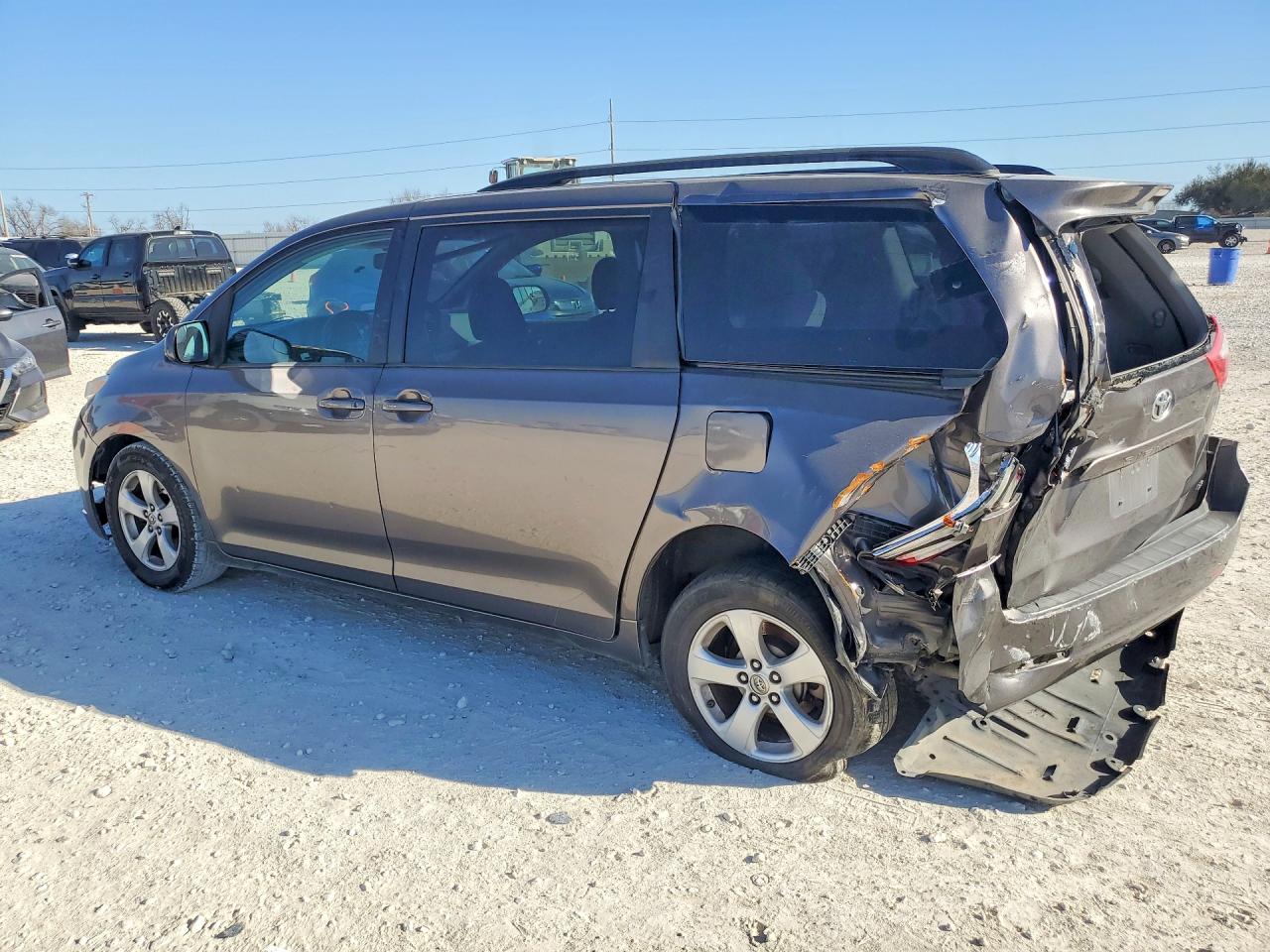 Toyota Sienna Le 8-passenger