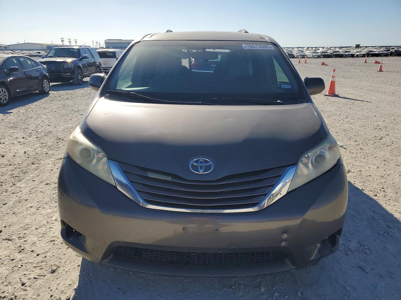 Toyota Sienna Le 8-passenger