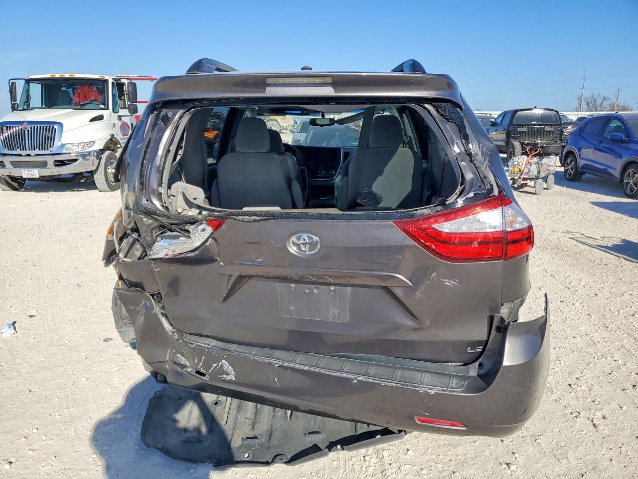 Toyota Sienna Le 8-passenger