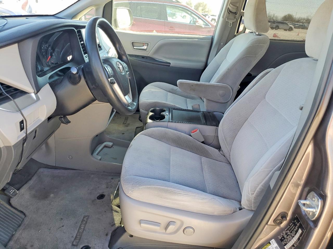 Toyota Sienna Le 8-passenger