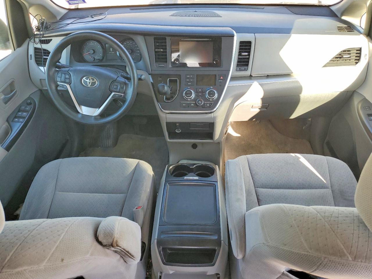 Toyota Sienna Le 8-passenger
