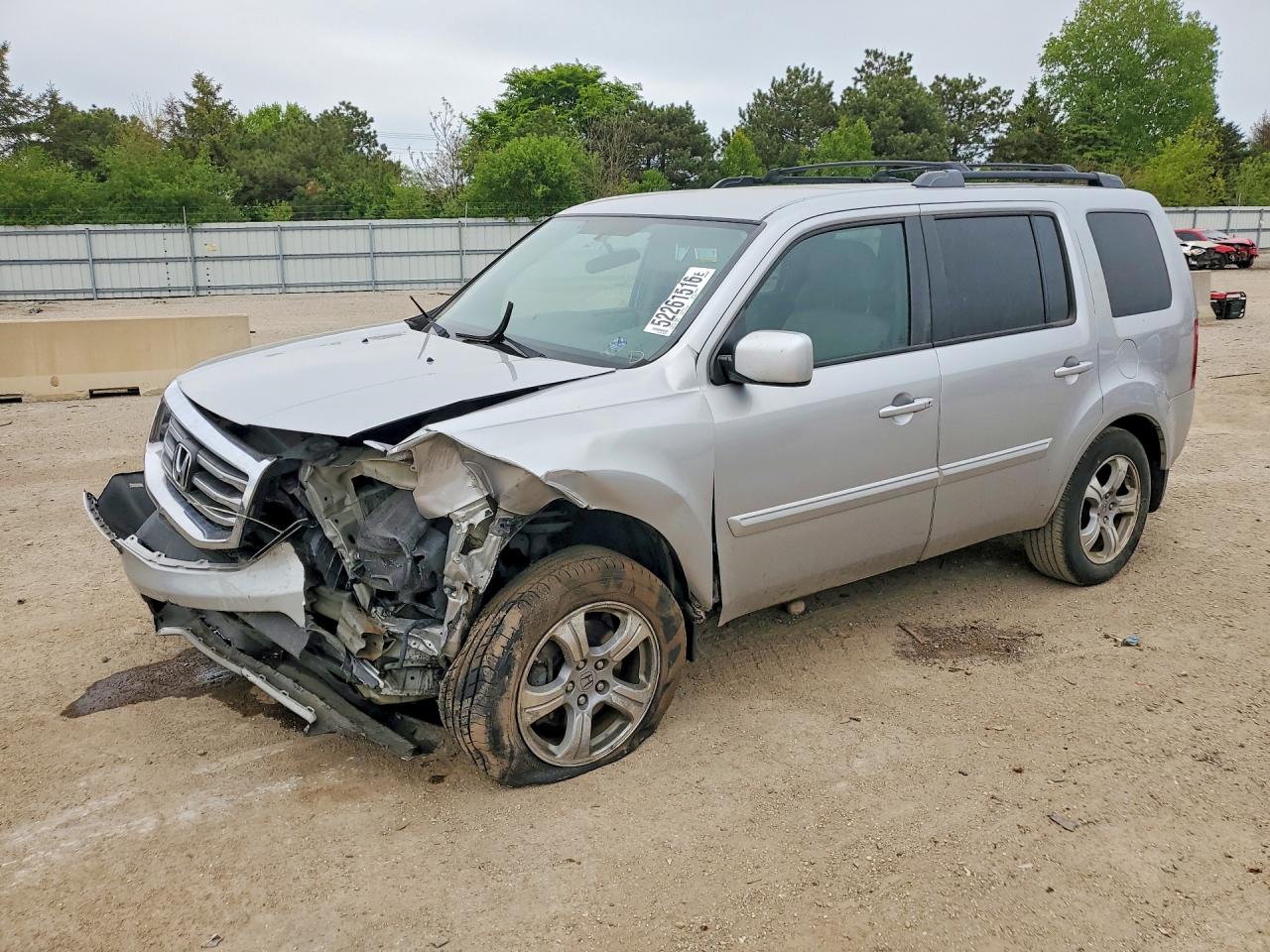 Salvage Honda Pilot Image