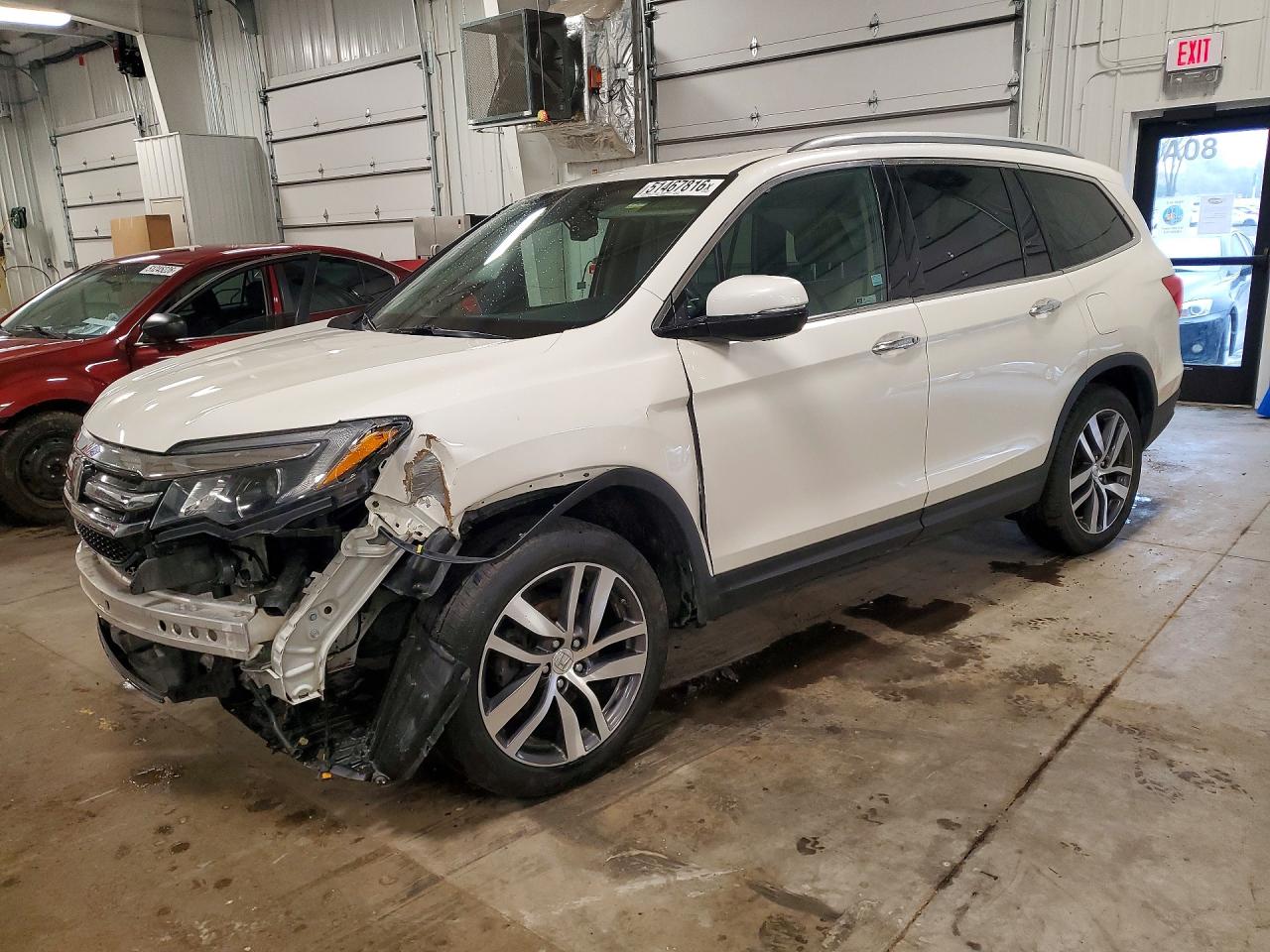Salvage Honda Pilot Image